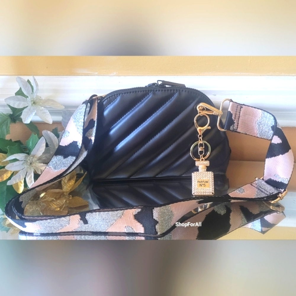 Yves Saint Laurent - Picture 3 of 13